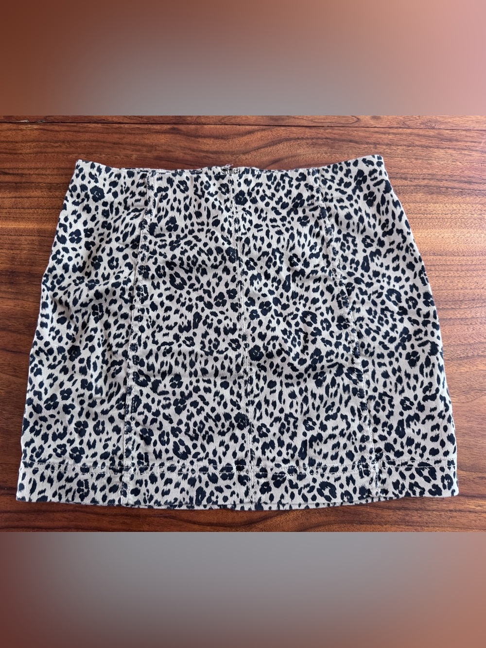 Jolt Stretch Denim Bodycon Mini Skirt in Cheetah / Leopard Print Sz 9 / 29w EUC